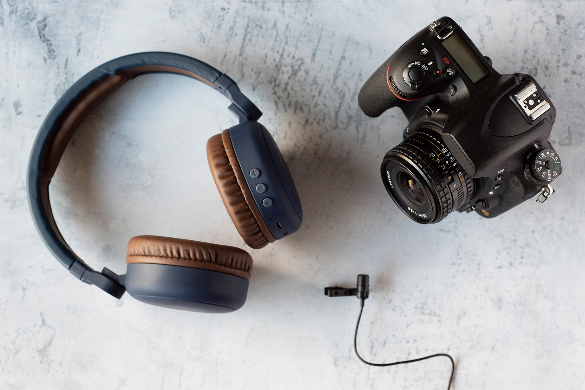 The Ultimate Comparison: Wired vs. Wireless Headphones for Every Lifestyle
